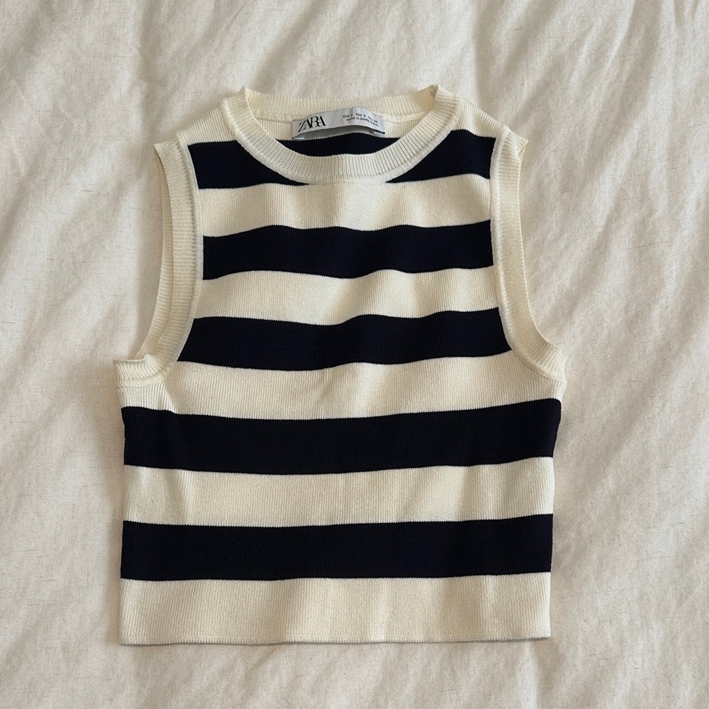 Zara Black and Cream Striped Knit Crop Top